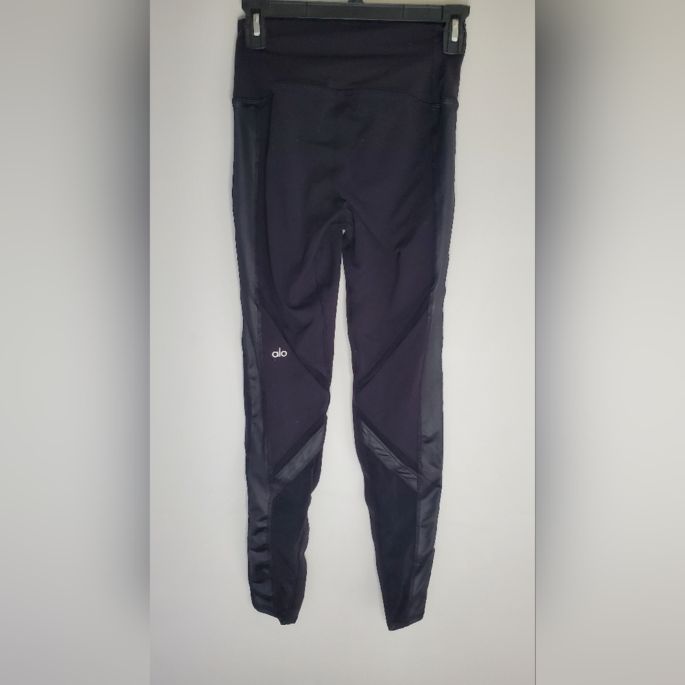 Alo Epic High Waist Mesh Panel Black Leggings Size Small - Picture 7 of 11